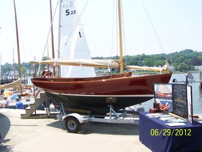 beautiful boat.JPG (110.55 KiB) Viewed 67425 times This is a great looking day sailer built by a local East Coast company. The attention to detail and finish is incredible!