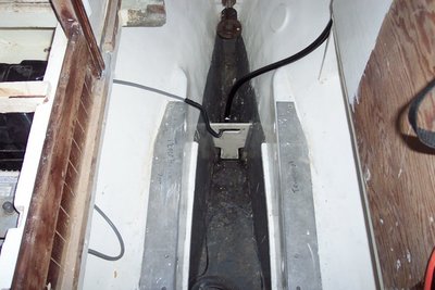 bilge pump installed.JPG (97.71 KiB) Viewed 66518 times Way down in there