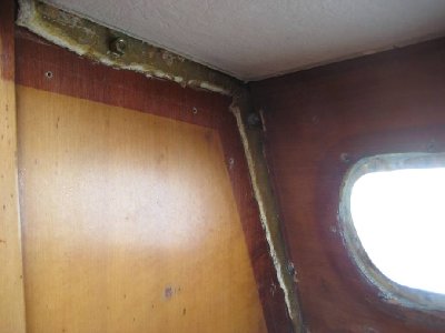 IMG_2717-r Port head bulkhead tabbing and sun fading.JPG